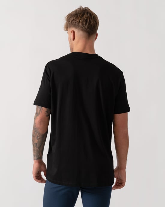 T-Shirt in Black - Image 2