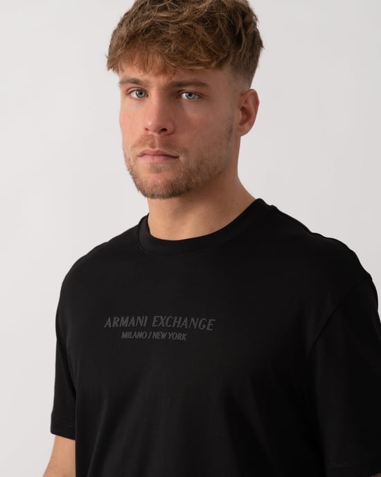 T-Shirt in Black - Image 4