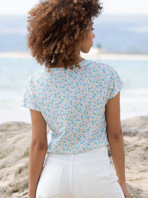 Kite Clothing Coombe Jersey T-Shirt Meadow Ditsy Soft - Image 4