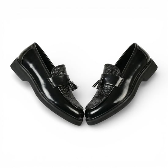 Mens Faux Leather Black Tassel Lug Sole Textured Loafers Shoes - Image 4