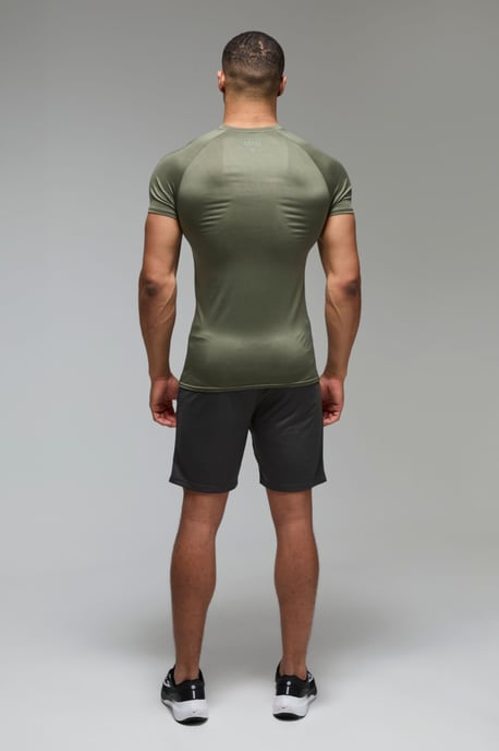 Man Active Lightweight Essentials Gym Muscle Fit Raglan T-shirt - Image 2
