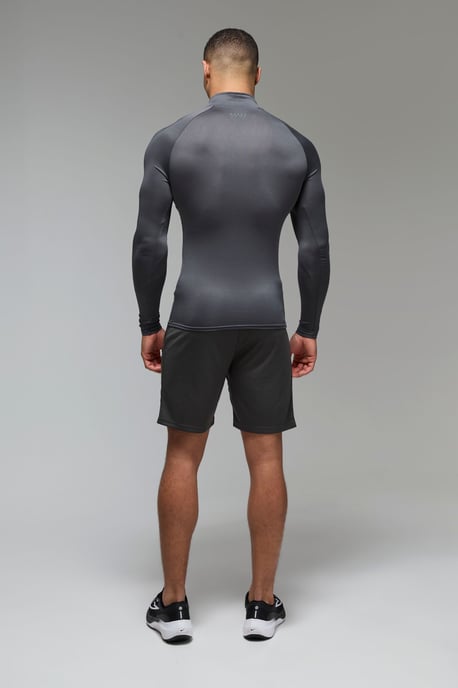 Man Active Lightweight Essentials Gym Raglan Muscle Fit 1/4 Zip - Image 2