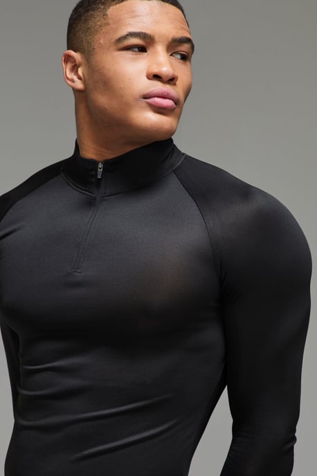 Man Active Lightweight Essentials Gym Raglan Muscle Fit 1/4 Zip - Image 3