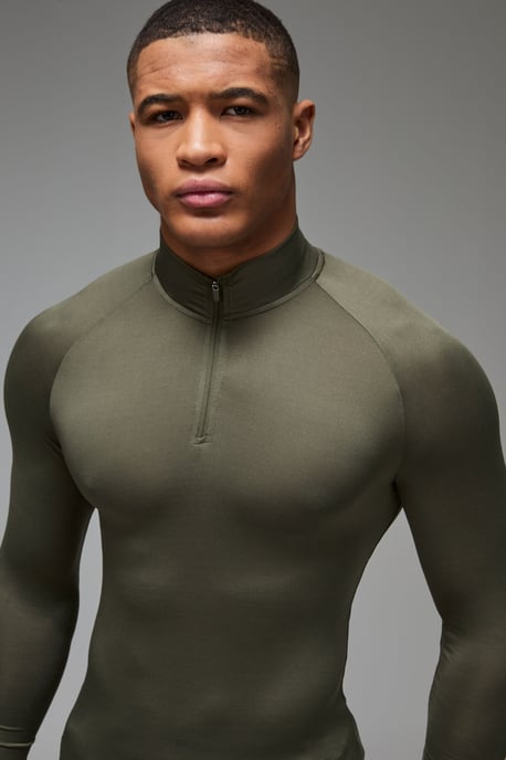 Man Active Lightweight Essentials Gym Raglan Muscle Fit 1/4 Zip - Image 3