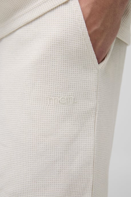 Relaxed Man Embroidered Waffle Shorts - Image 3