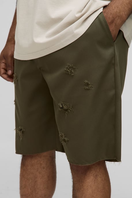 Plus Distressed Raw Hem Relaxed Fit Shorts - Image 3