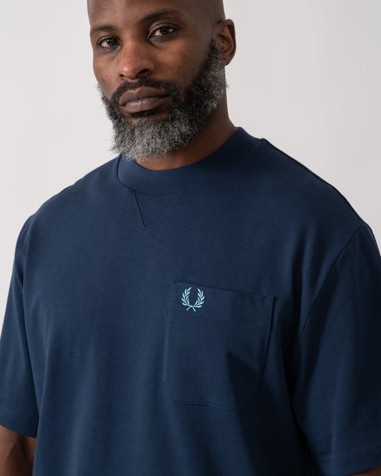 T-Shirt in Dark Blue - Image 4