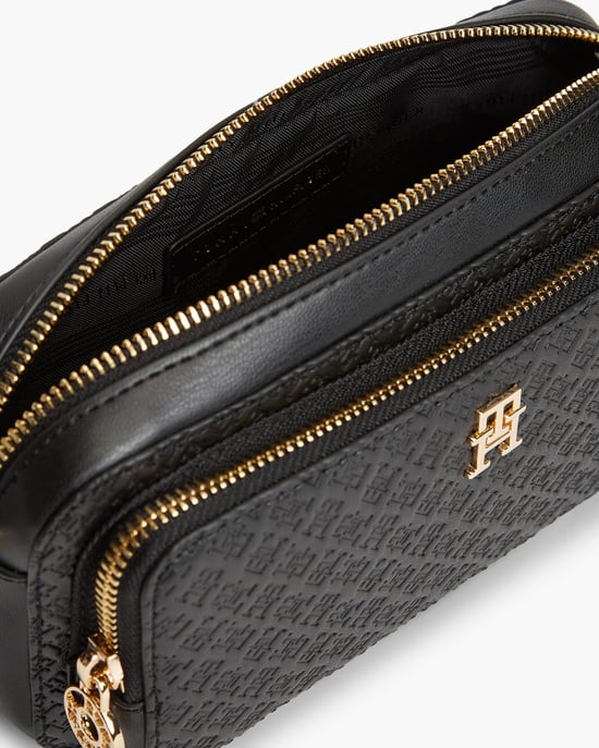 TH Daily Camera Bag in Black - Image 4