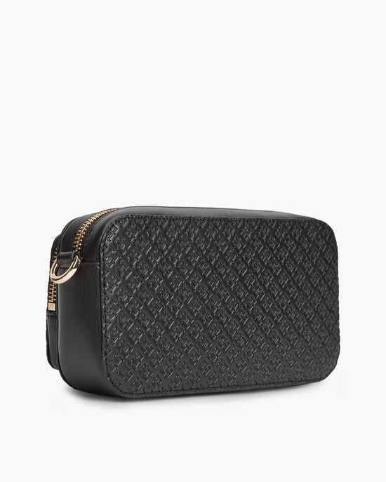 TH Daily Camera Bag in Black - Image 5