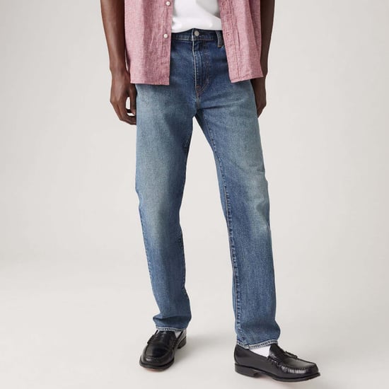 Men's Levis 502 Taper Jeans in Blue - Image 2