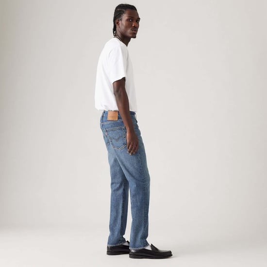 Men's Levis 502 Taper Jeans in Blue - Image 4