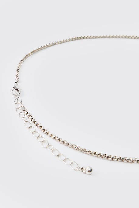 Gothic Cross Necklace in Silver - Image 3