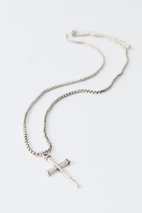 Gothic Cross Necklace in Silver - Image 4