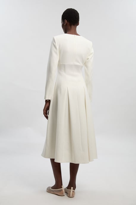 Compact Stretch Sweetheart Neckline Midi Dress - Image 5