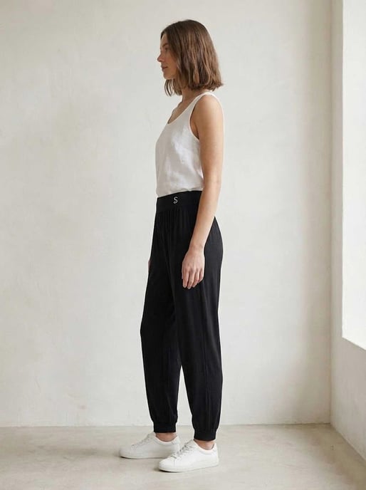 Comfortabele zwarte joggingbroek met elastische tailleband - Image 3