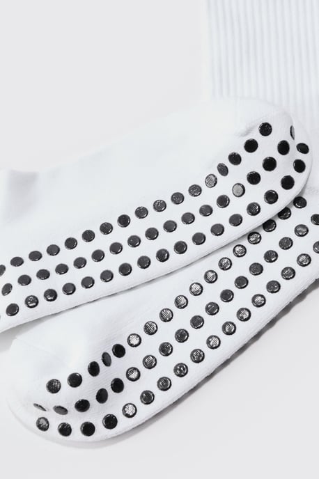 Man Active Training Grip Crew Socks - Image 4