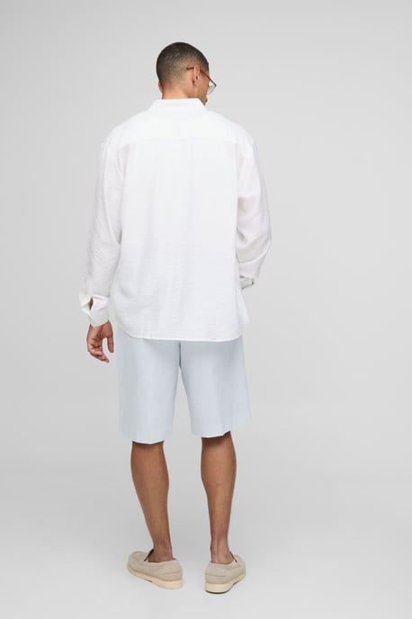 Relaxed Fit Linen Blend Pleat Front Fixed Waistband Tailored Shorts - Image 2