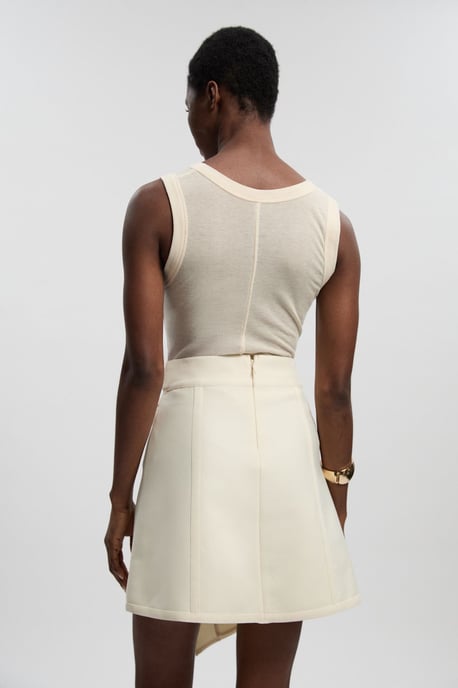 Figure Form Bandage Asymmetric Mini Skirt - Image 4