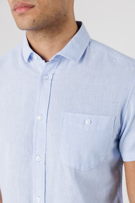 Light Blue Dog Tooth Print Short Sleeve Shirt With Collar And Chest Pocket - Image 4