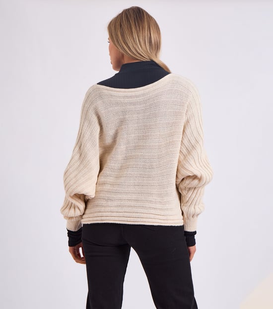 Stripig stickad oversized tröja med batwingärmar - Image 4