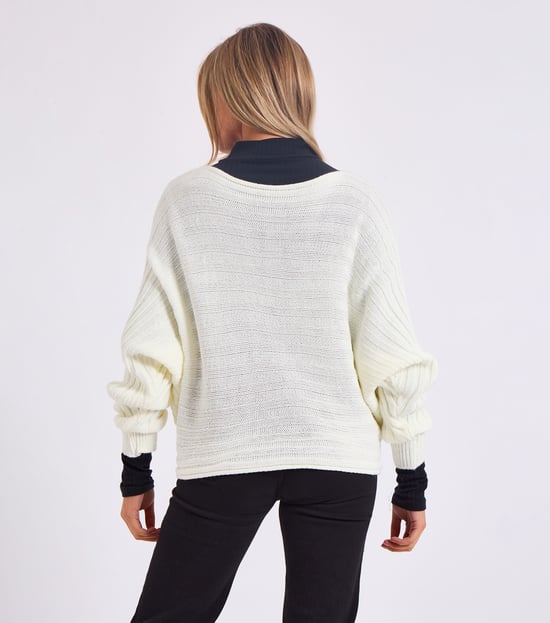 Stripig stickad oversized tröja med batwingärmar - Image 4