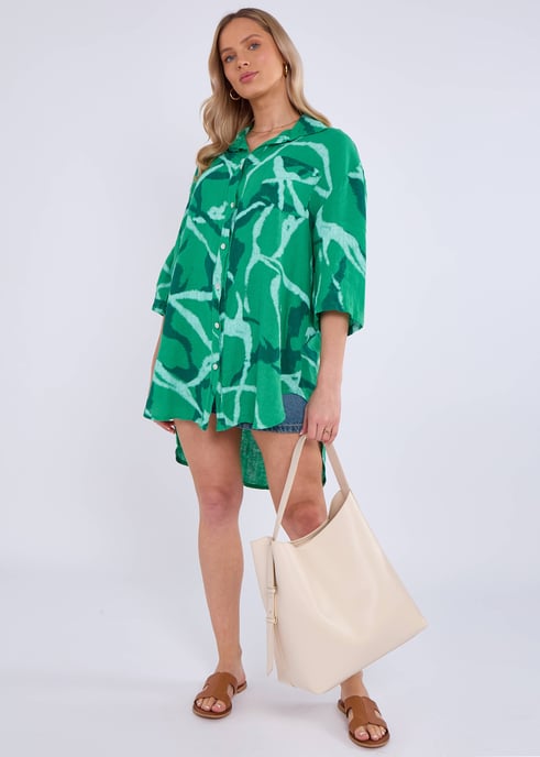 Groene linnen mini-shirtjurk met abstracte print - Image 3