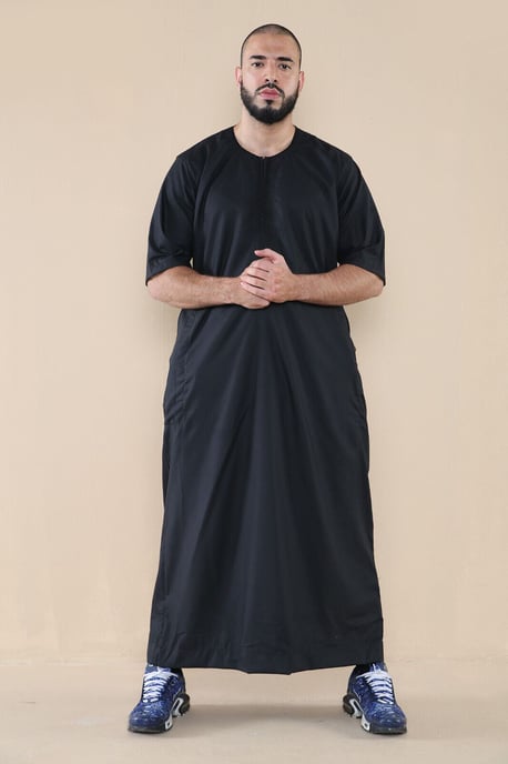 Mens Black Thobe Jubba Islamic Arab Moroccan Saudi Zipped Kaftan Arab Robe - Image 1