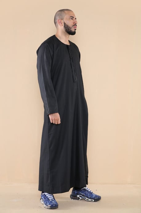 Män Svart Thobe Jubba Saudi Islamiska Arab Eid Emirati Kaftan Jubbah Tofs Robe - Image 2