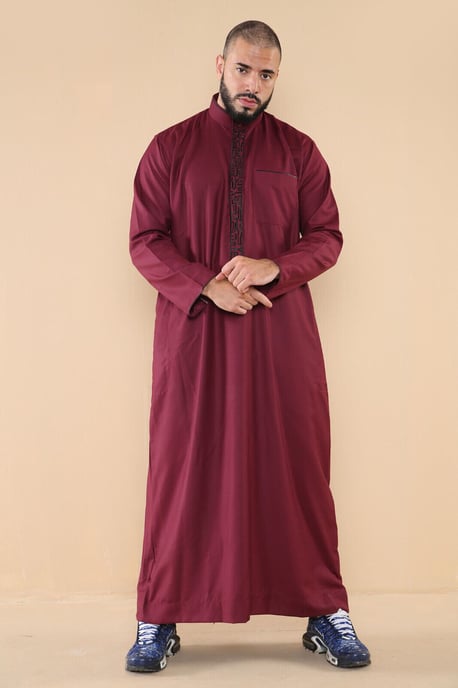 Mens Wine Thobe Jubba Emirati Islamic Arabic Eid Embroidery Kaftan Jubbah Robe - Image 3