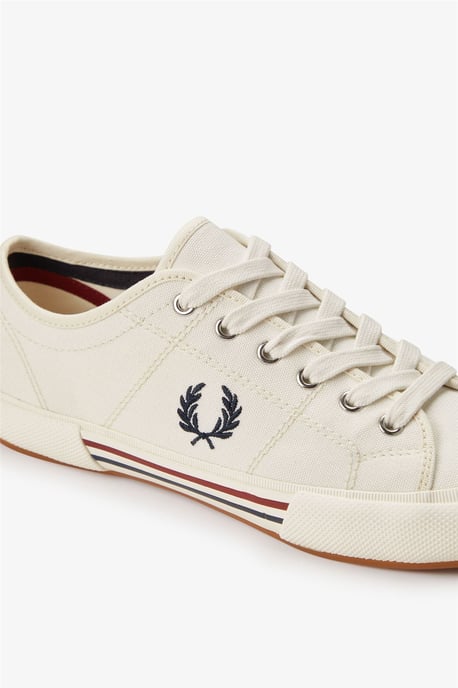 Fred Perry B708 Vintage Tennis Canvas Herrskor i Vit - Image 2
