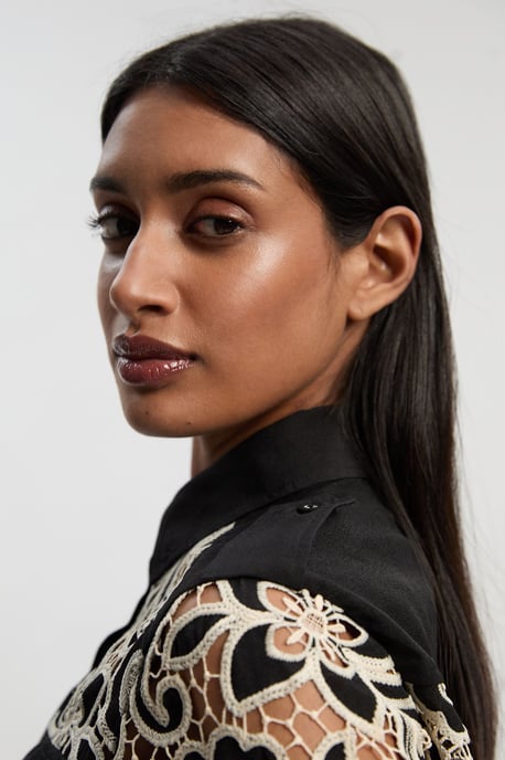 Mono Cutwork Pocket Front Woven Shirt - Image 3