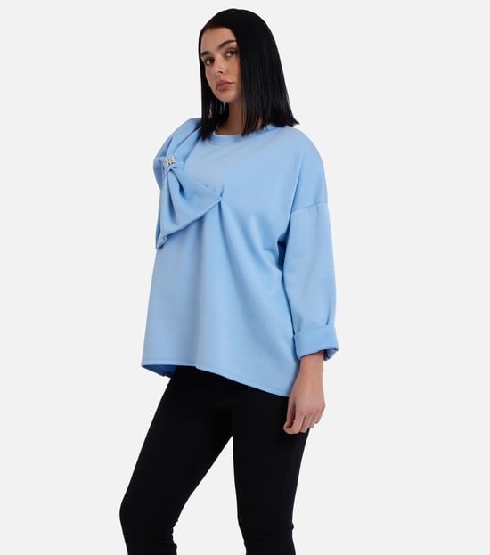 Blauwe oversized trui met contrasterende strik aan de zijkant - Image 3