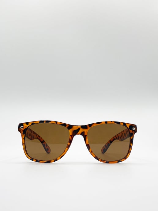 Classic Wayfarer Plastic Frame Sunglasses - Image 2