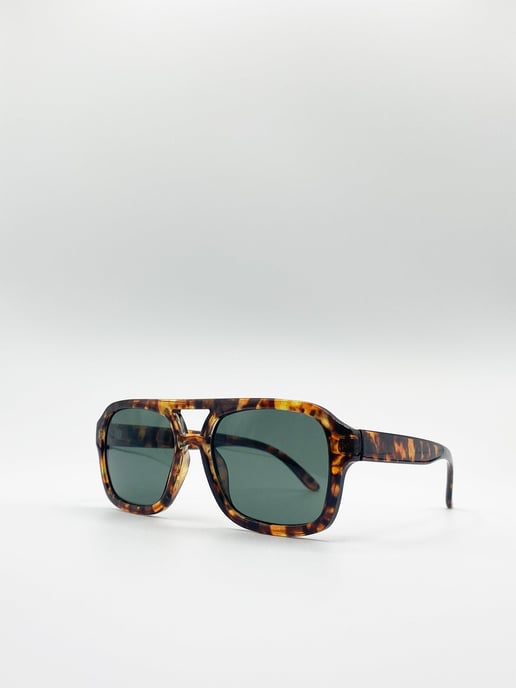 70's Navigator Sunglasses In Tortoiseshell - Image 4