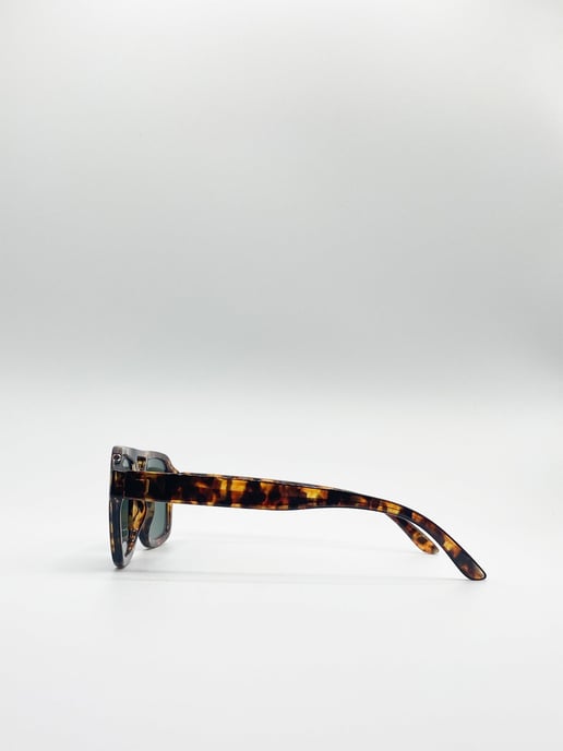 70's Navigator Sunglasses In Tortoiseshell - Image 5