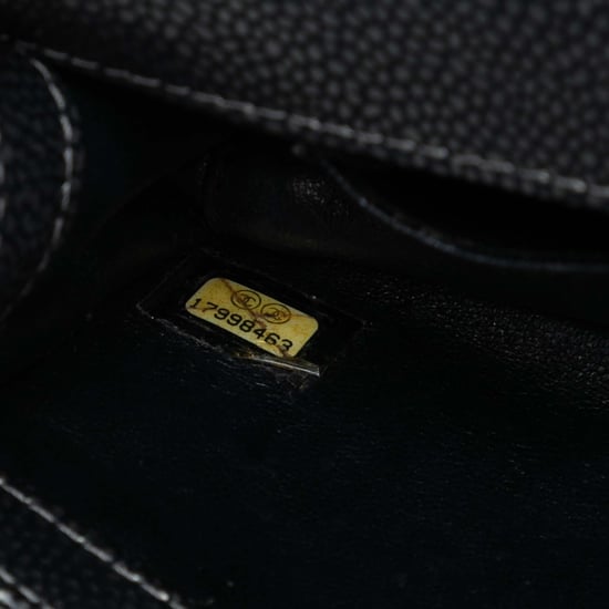 Tweedehands Cc Metallic Kaviaar Gevlochten Ketting Clutch Met Band - Image 6