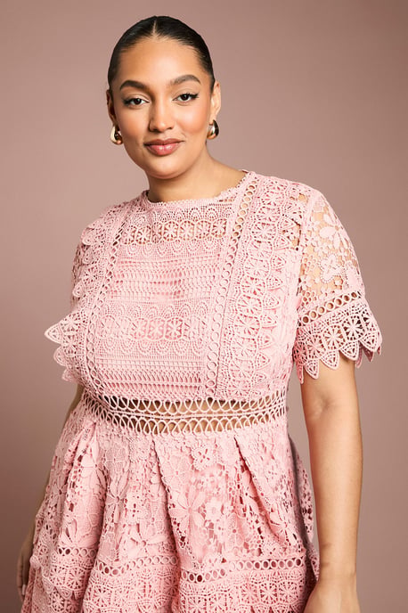 Plus Short Sleeve Lace Midi Dress - Image 4