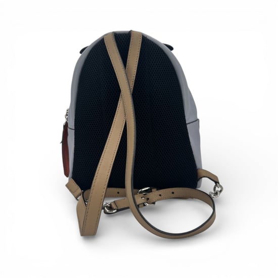 Trouwens, een vintage leren Fendi-rugzak. - Image 3