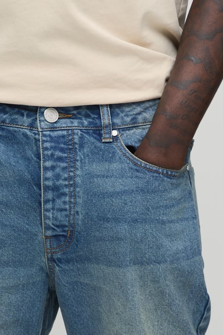 Basic Flared Fit Jeans - Image 2