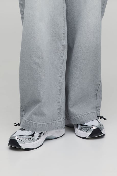 Basic Parachute Fit Jeans - Image 2