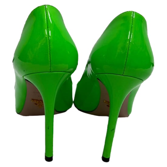 Prada pumps met spitse neus in groen lakleer - Image 3