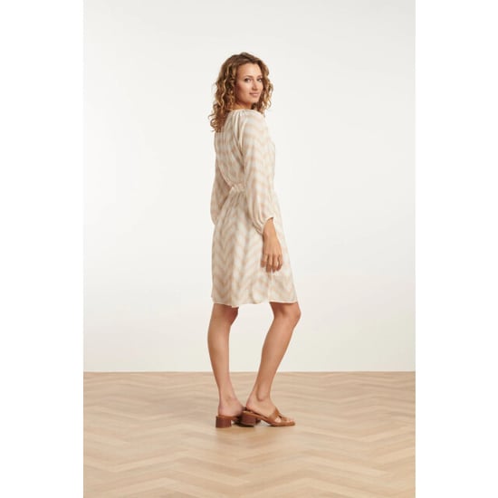 Smashed Lemon 25014 zachtevloeiende 3/4 mouw jurk met zigzag print | - Image 4