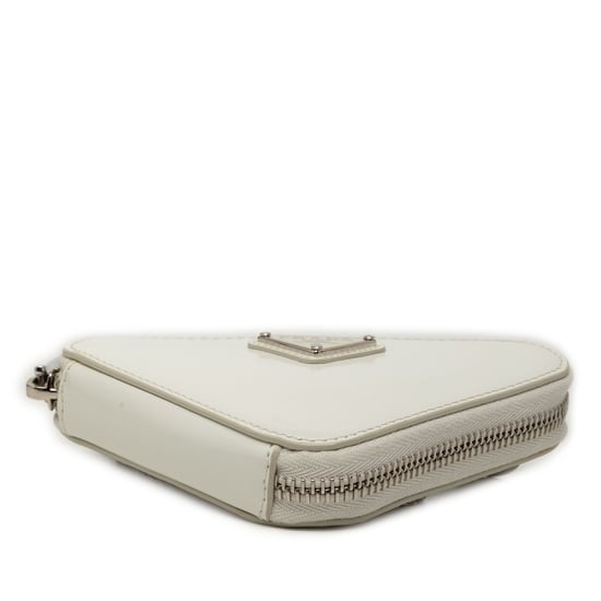 Tweedekans Mini Geborsteld Leren Driehoek Ketting Tas - Image 3