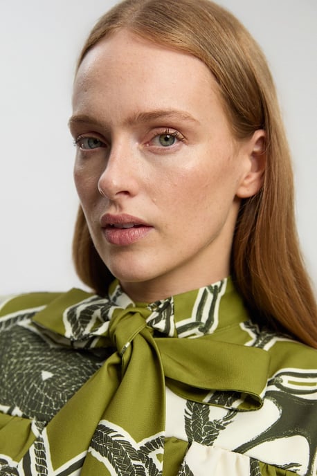 Chain Print Woven Balloon Blouse With Tie Detail - Image 3