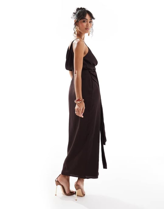 ASOS DESIGN spagettiband draperad midiklänning med tuckdetalj i aubergine - Image 4