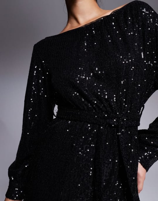 In The Style paljett off-shoulder midiklänning med hög slits i svart - Image 4