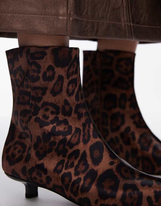 Topshop Nellie mid heel pointed toe ankle boots in leopard - Image 3