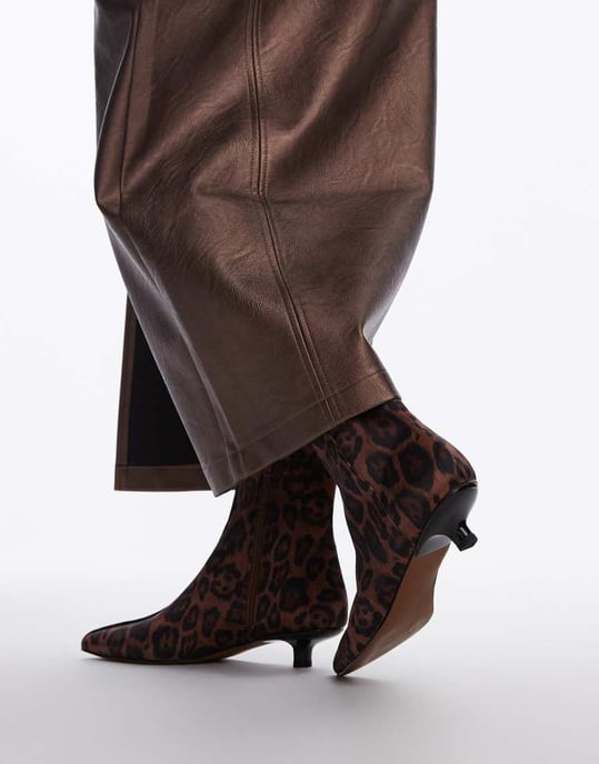 Topshop Nellie mid heel pointed toe ankle boots in leopard - Image 4