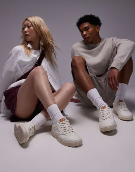 Saye unisex Modell '89 sneakers i off white - Image 3