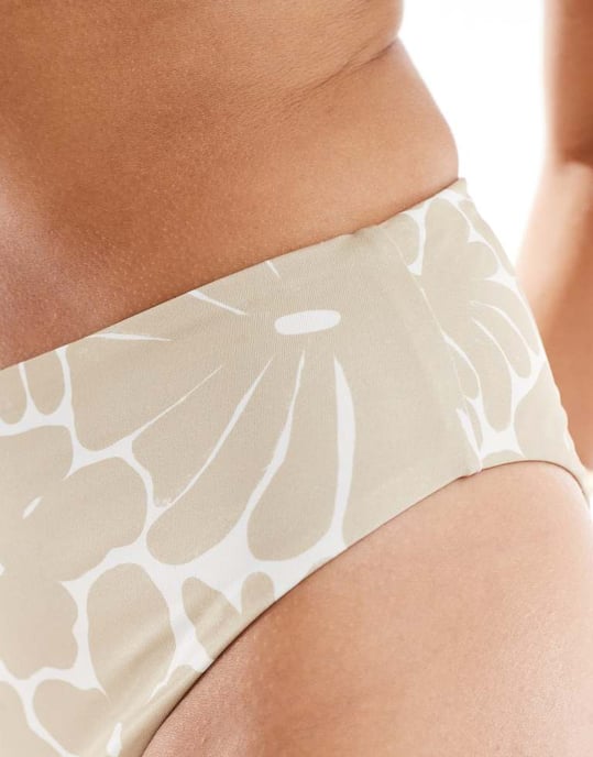ASOS DESIGN hög benskärning hög midja bikiniunderdel i tonalt blommönster - Image 3
